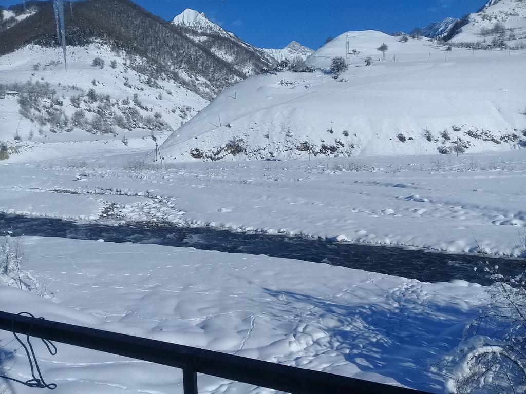 "Aragvi" Hotel Naghorevi Exterior photo
